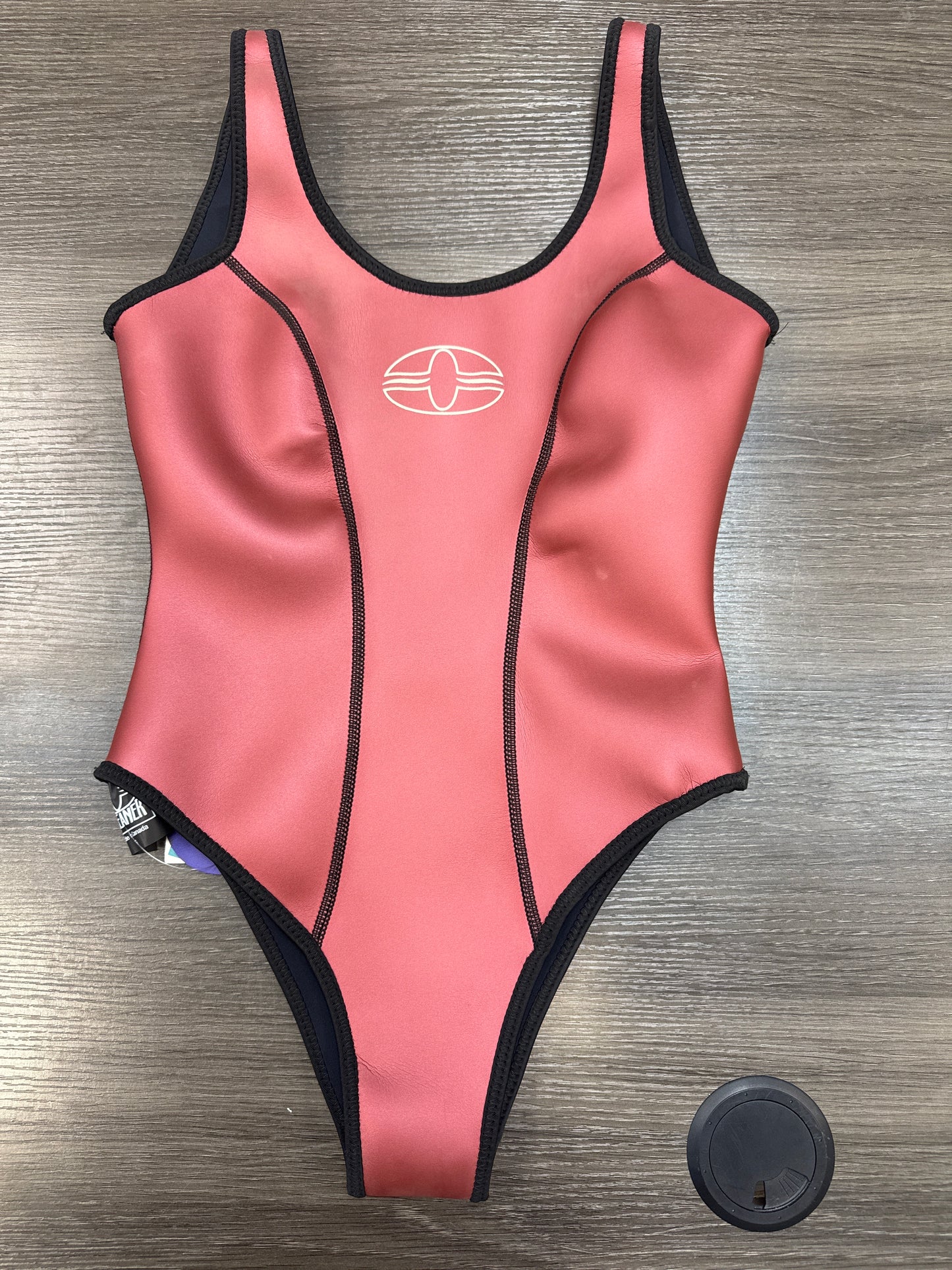 OCEANER SQUEEZE ONE PIECE RED ON RED NO ZIPPER SPRINGS CUT SIZE 6